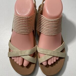 Skechers Cream and Tan Sandals for Women Size 8.5 SB-AN